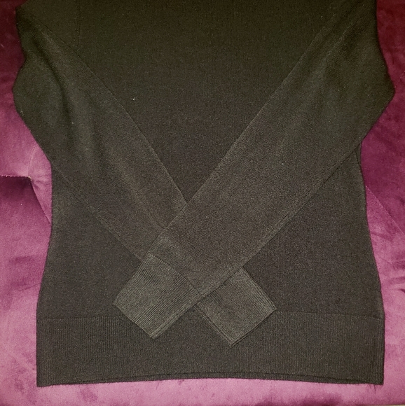 Turtle Neck Sweater - Picture 5 of 8